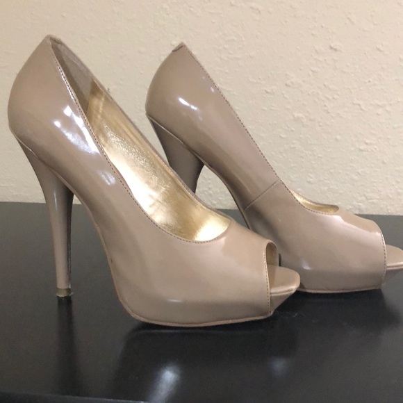 Tan Steve Madden platform heels - Picture 3 of 7